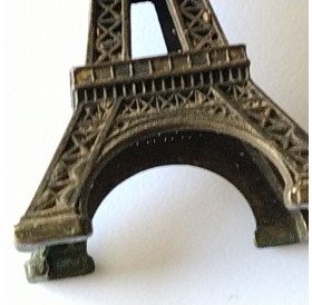 Miniatura Torre Eiffel em metal