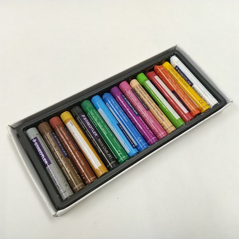 Caixa de 16 Lápis de Cera "Staedtler"